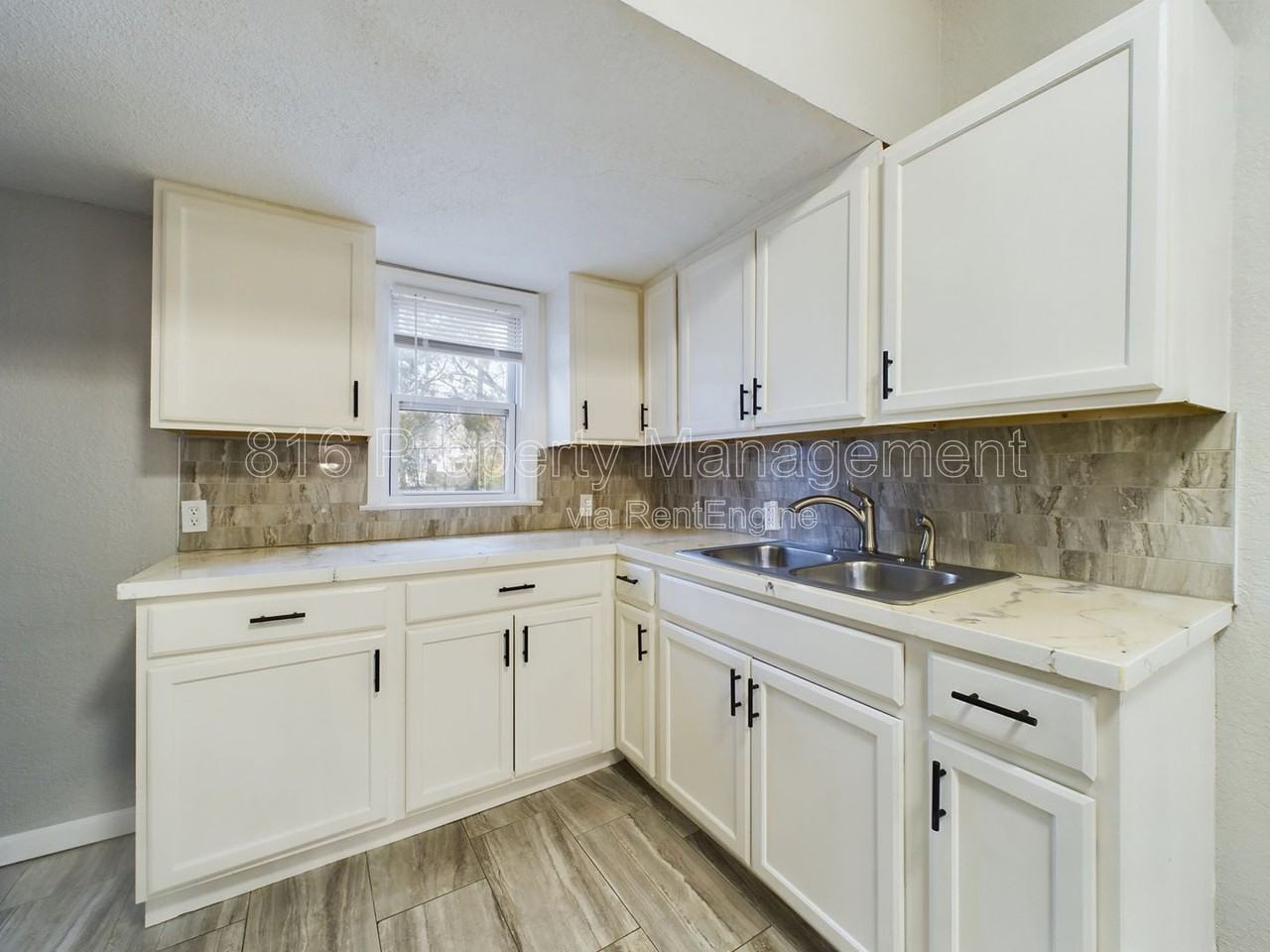2323 Lister Ave - Photo 4 of 12