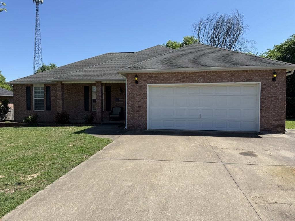 311 Wilson Dr - Photo 2 of 23