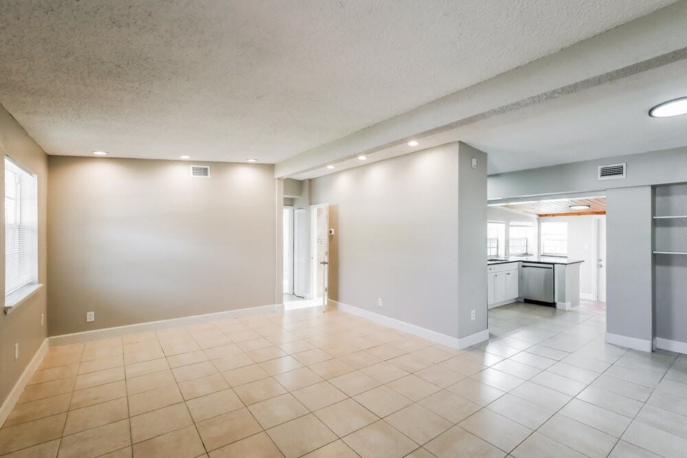 5319 Ne 17th Ave - Photo 3 of 16