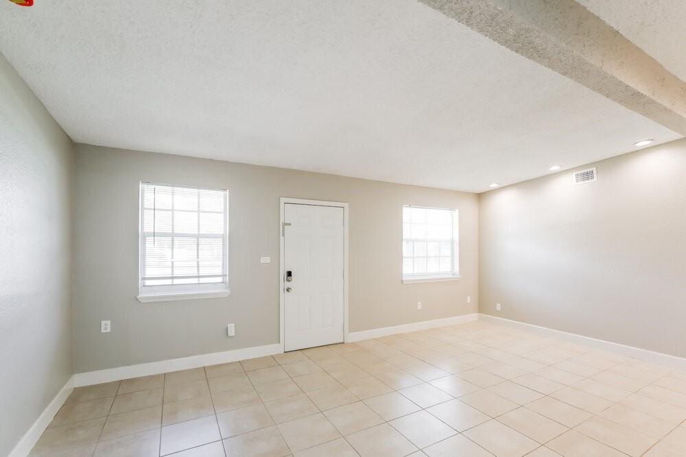 5319 Ne 17th Ave - Photo 4 of 16