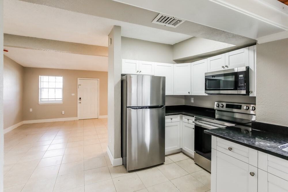 5319 Ne 17th Ave - Photo 6 of 16