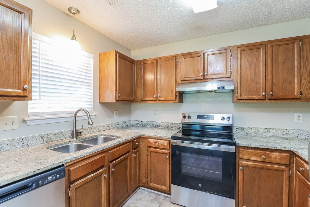 11609 Brockley Ct - Photo 7 of 16