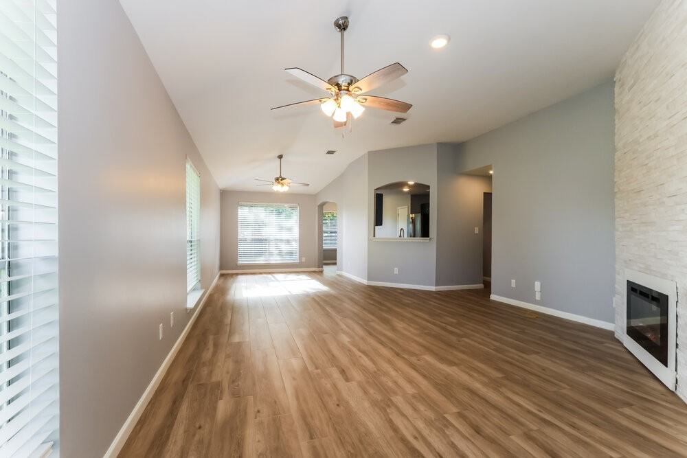 318 Lazy Ln - Photo 3 of 16