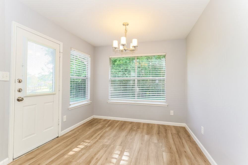 318 Lazy Ln - Photo 6 of 16