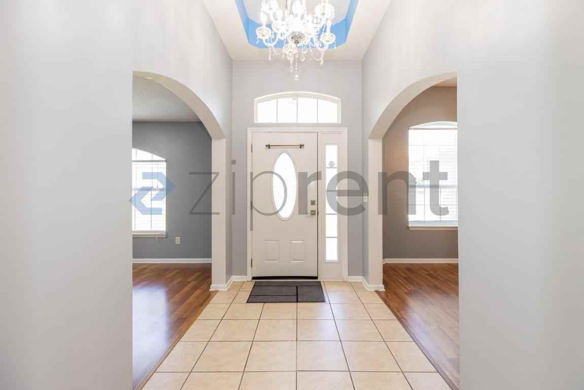 639 Sid Dr - Photo 4 of 33