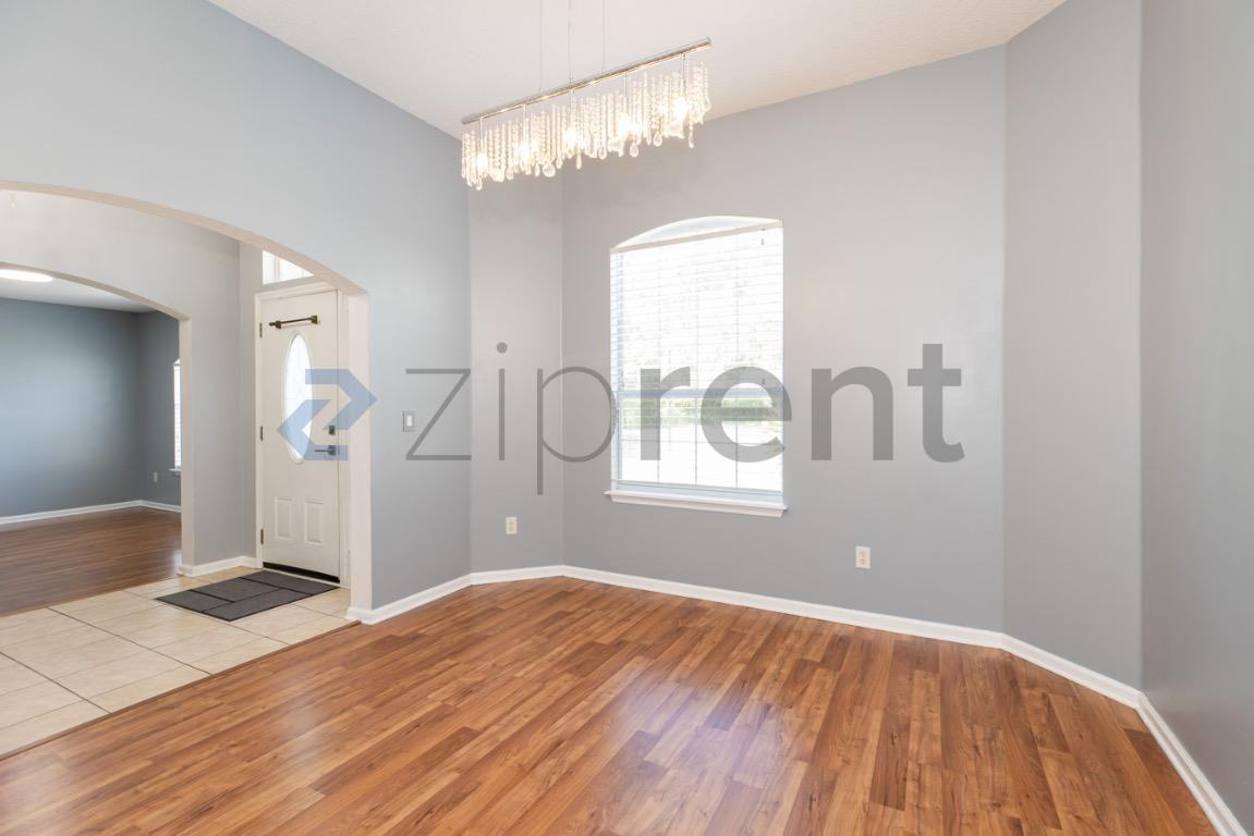 639 Sid Dr - Photo 7 of 33