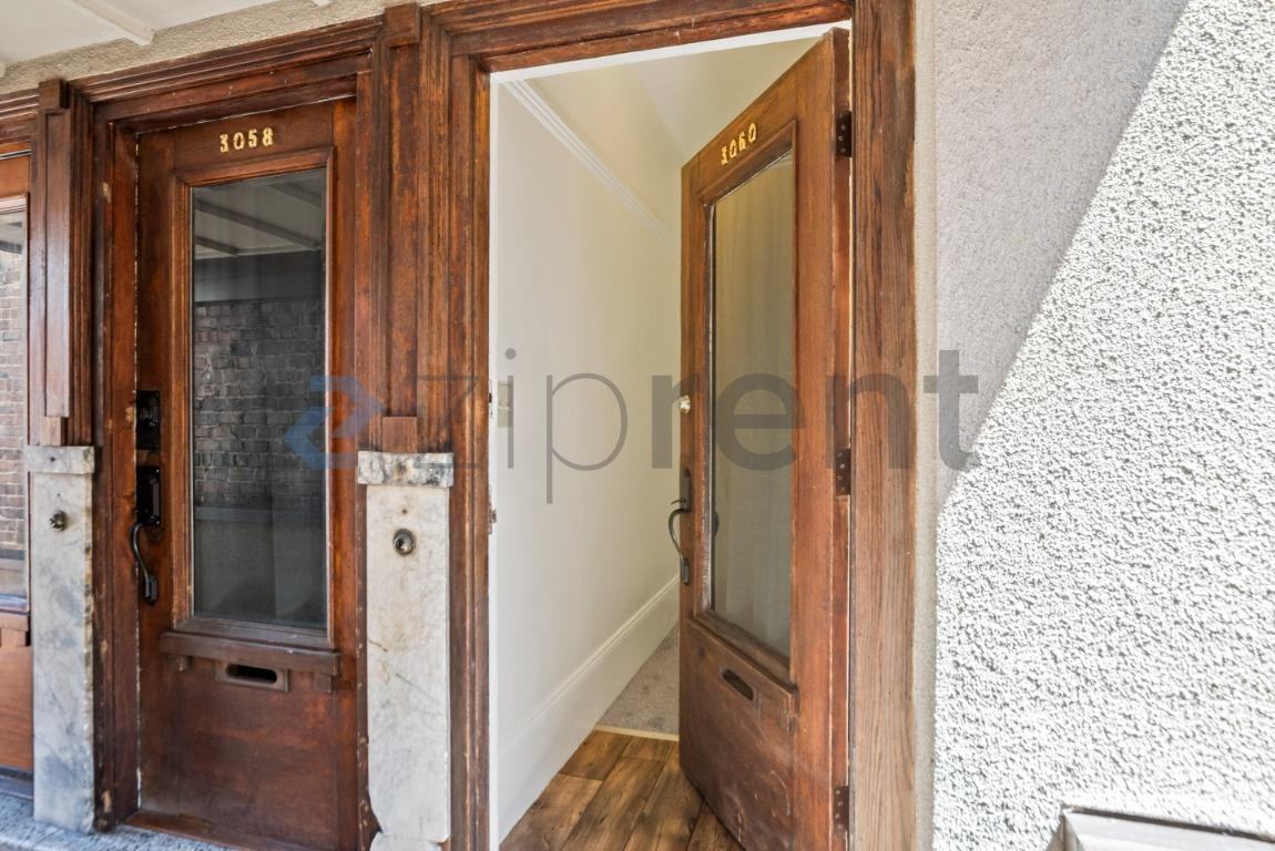 3060 Brook St - Photo 4 of 19
