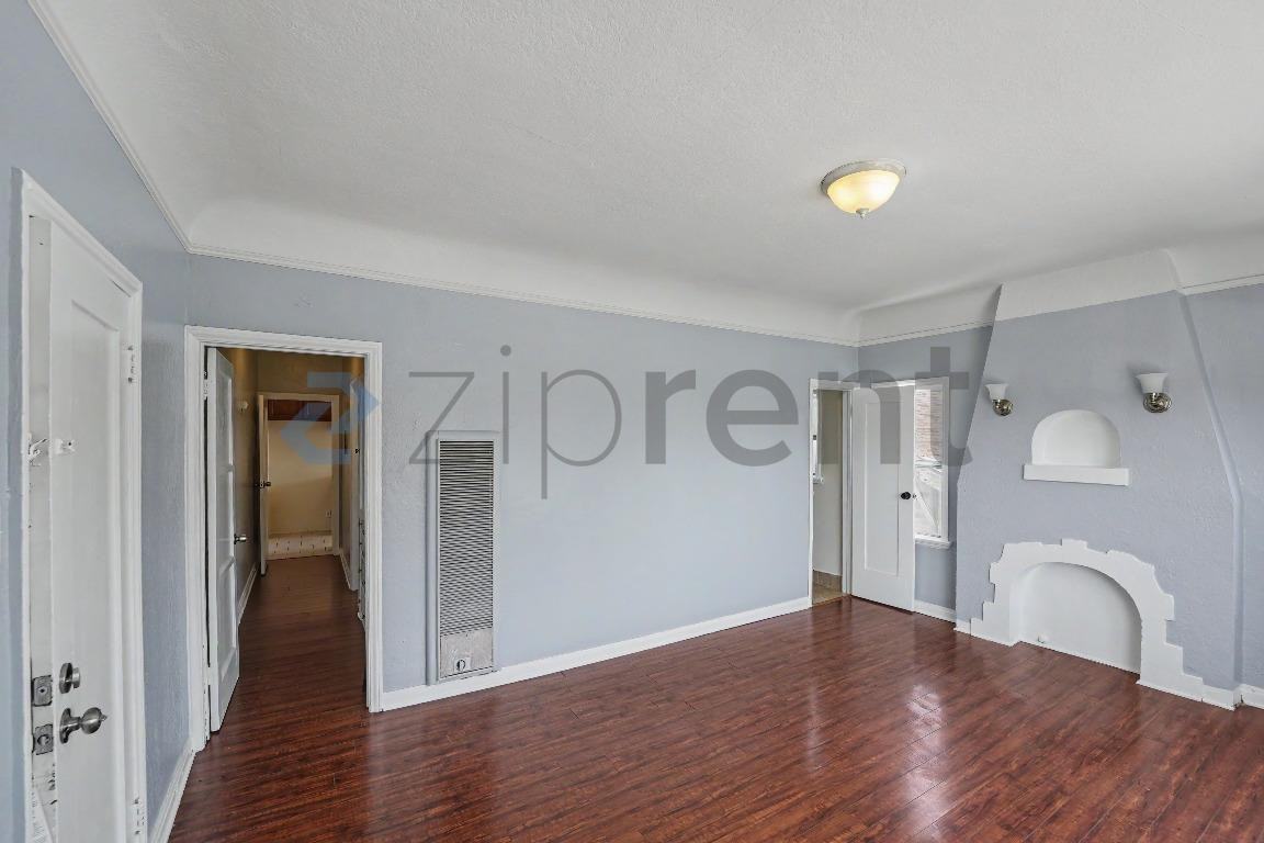 2633 E 56th St #5 - Photo 7 of 17