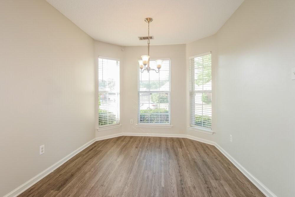 10104 Cross Hill Rd - Photo 6 of 16