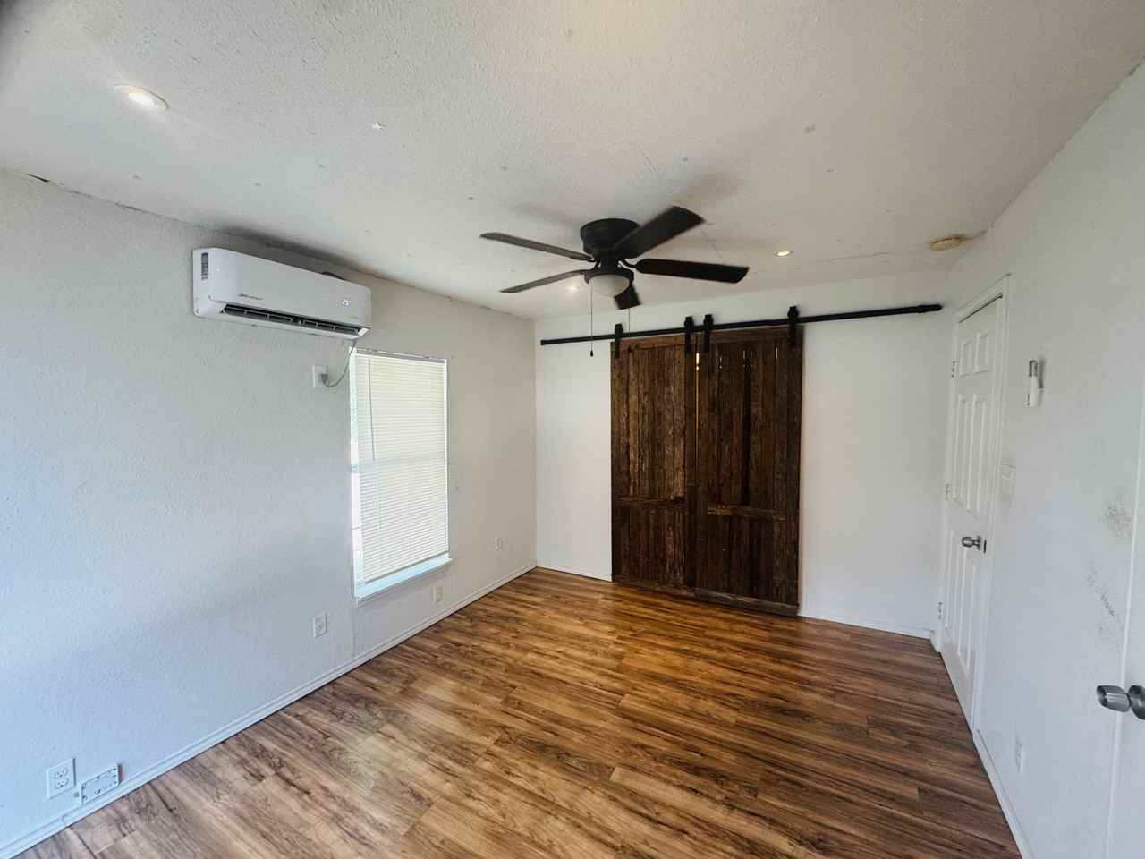 1042 W Lynwood Ave #2 - Photo 6 of 12