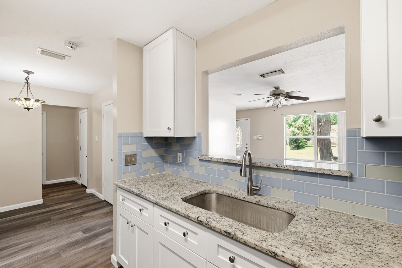 9210 Encino Vlg #NA - Photo 5 of 18