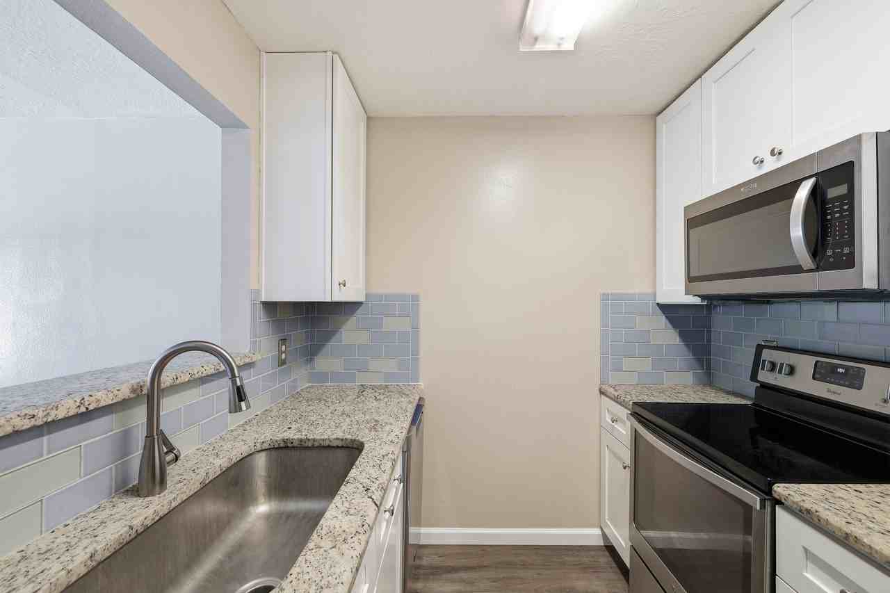9210 Encino Vlg #NA - Photo 6 of 18