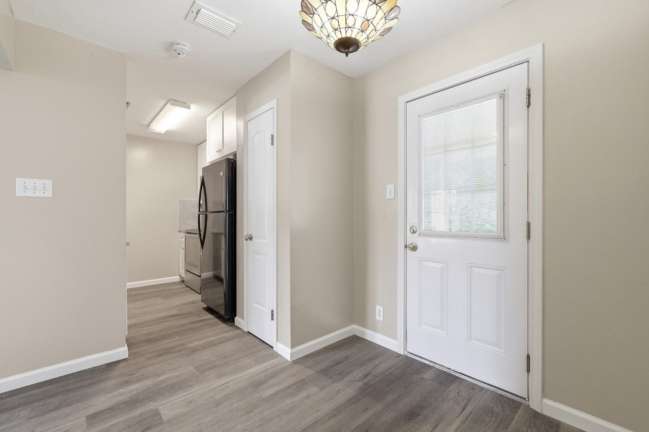 9210 Encino Vlg #NA - Photo 7 of 18