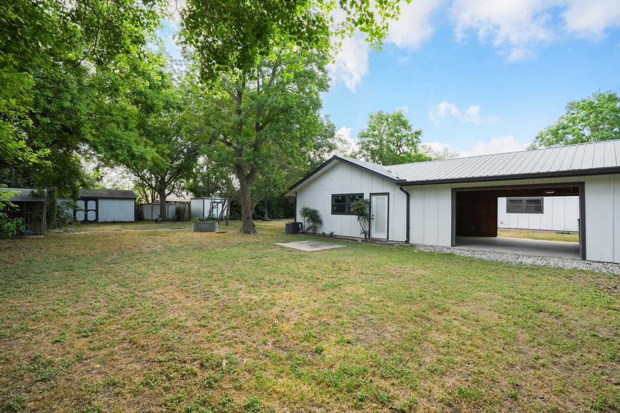413 Sunbonnet Dr #NA - Photo 2 of 17