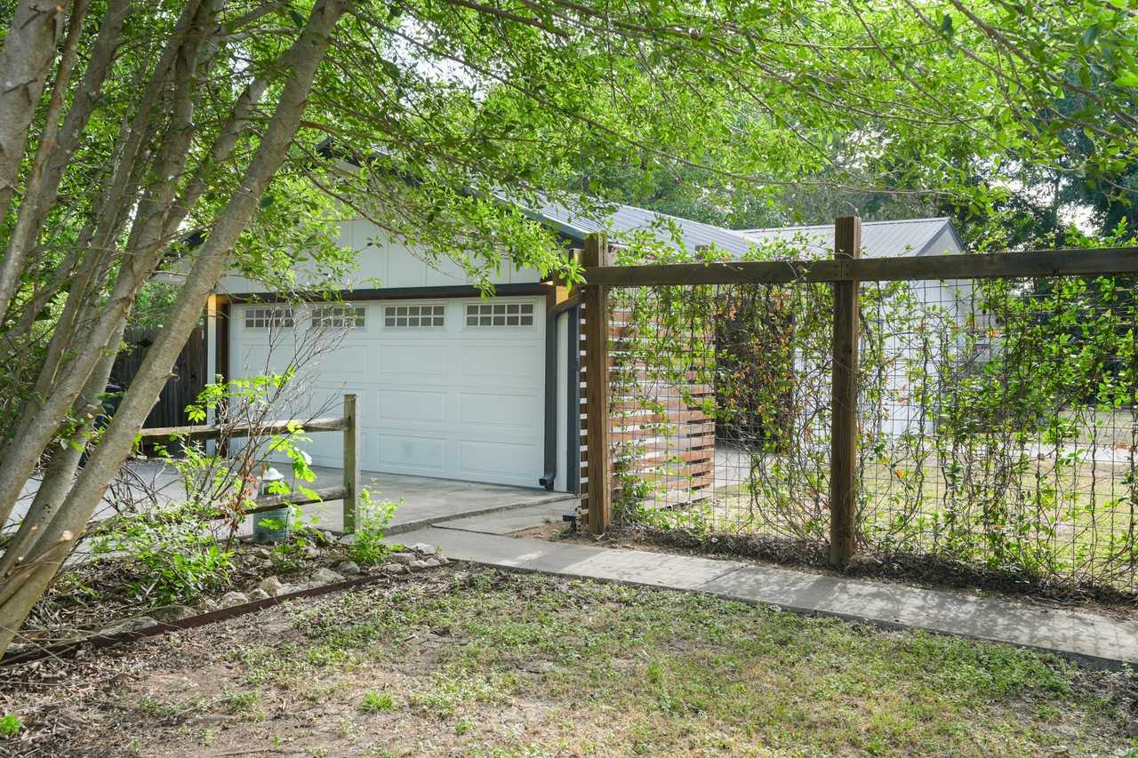 413 Sunbonnet Dr #NA - Photo 3 of 17
