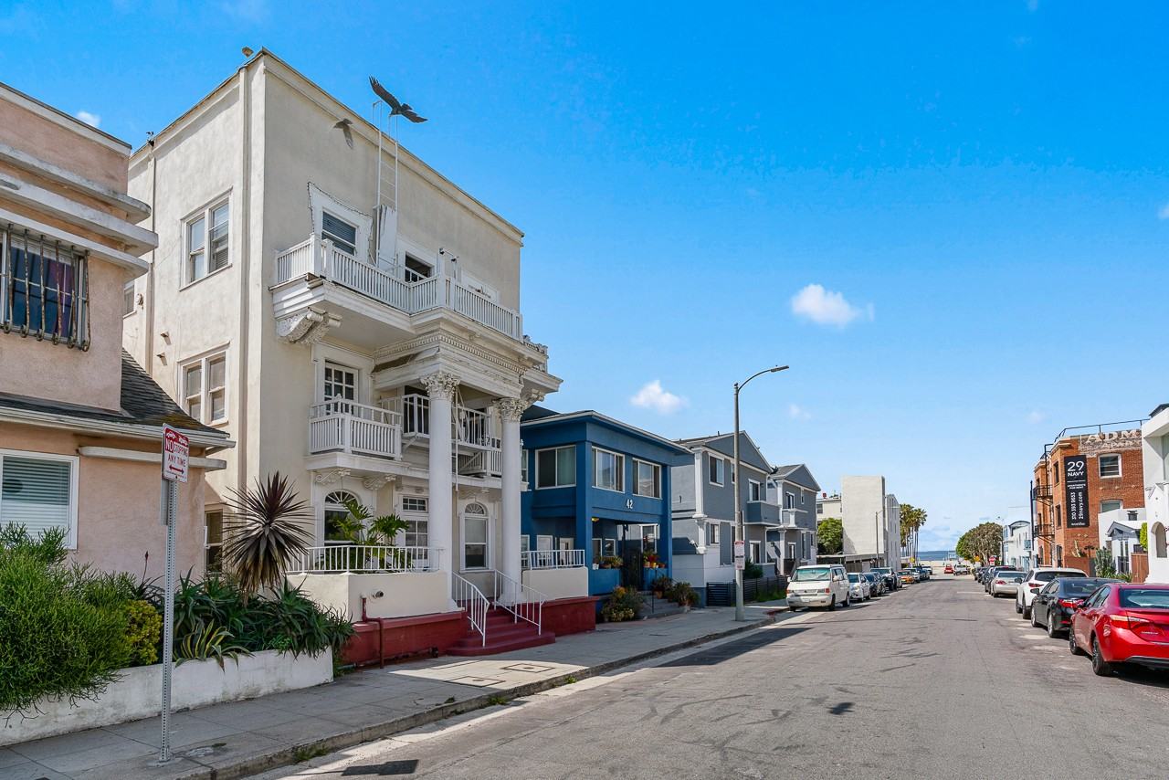 48 Navy St #11