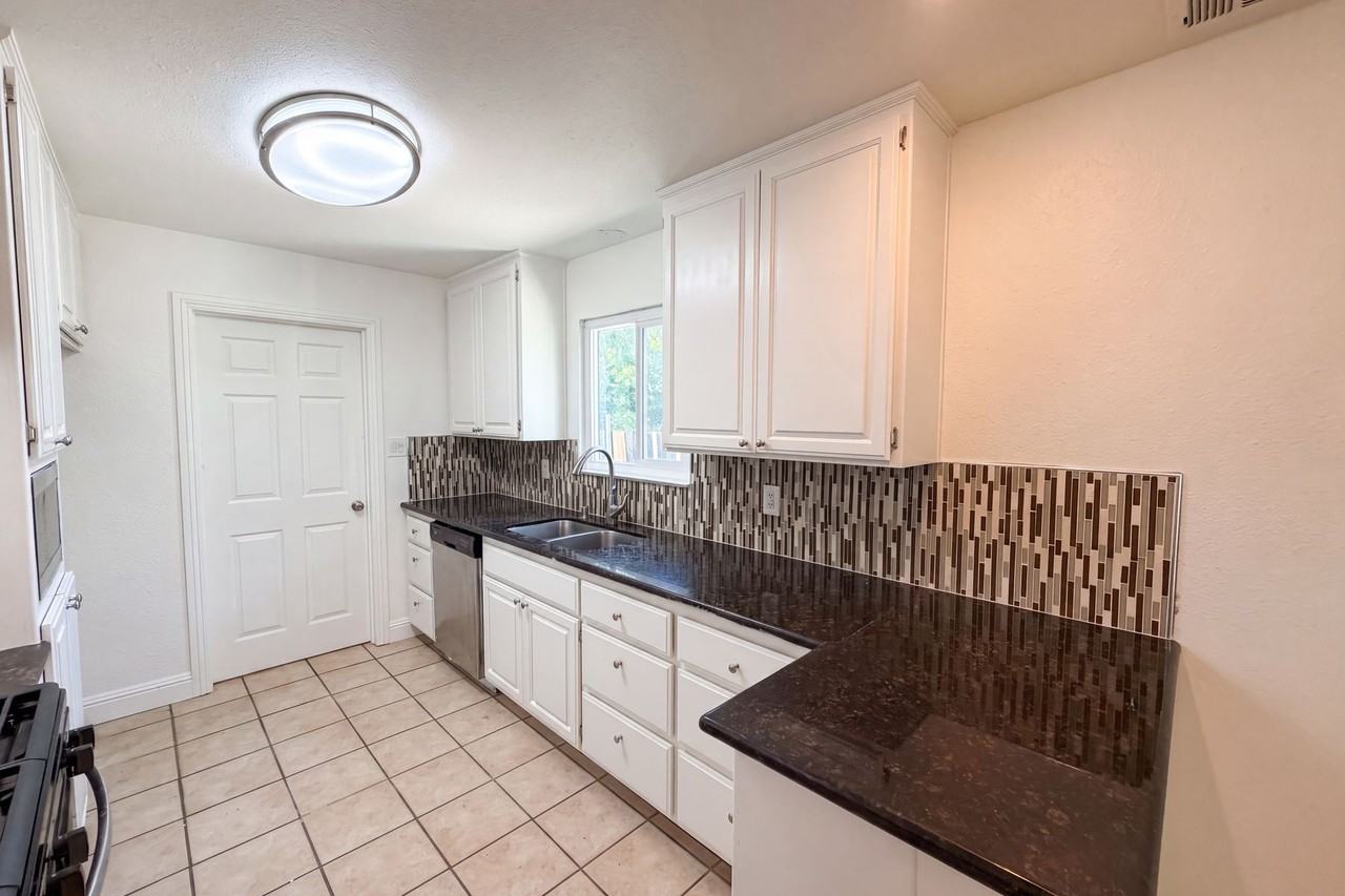 208 Bryan Ave #NA - Photo 7 of 14