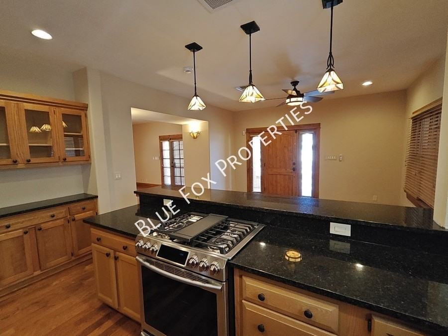 605 S 4th Ave - Photo 5 of 43