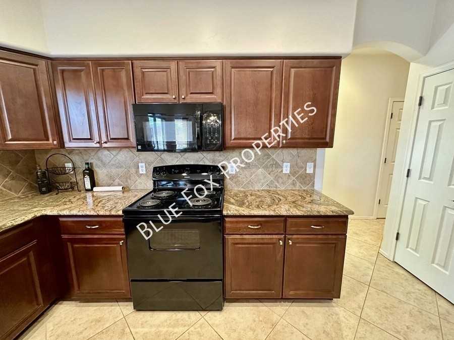 7685 E Fair Meadows Loop - Photo 4 of 26