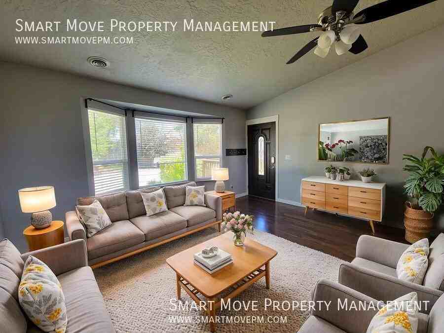 2705 E Mendota Dr - Photo 2 of 38