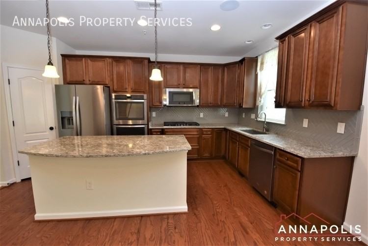 7946 Monrovia Dr - Photo 4 of 37