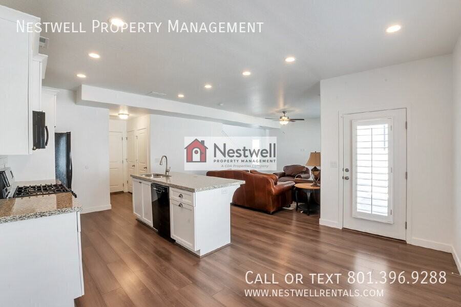 4244 W Palisade Park Ct - Photo 3 of 19