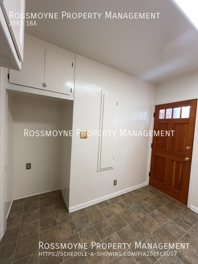 1939 N Hollywood Way #A - Photo 5 of 14