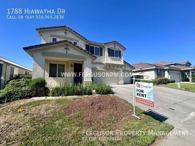 1788 Hiawatha Dr - Photo 2 of 24