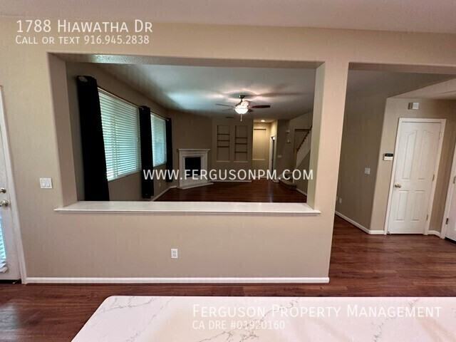 1788 Hiawatha Dr - Photo 5 of 24