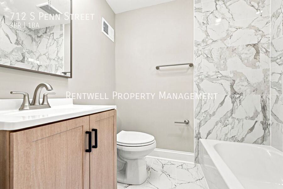 712 S Penn St - Photo 4 of 14