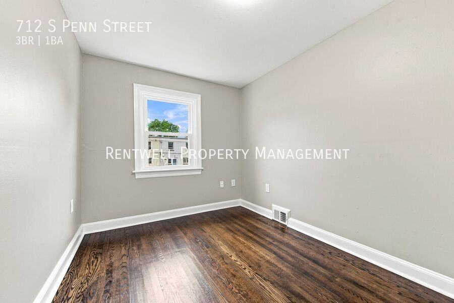 712 S Penn St - Photo 6 of 14