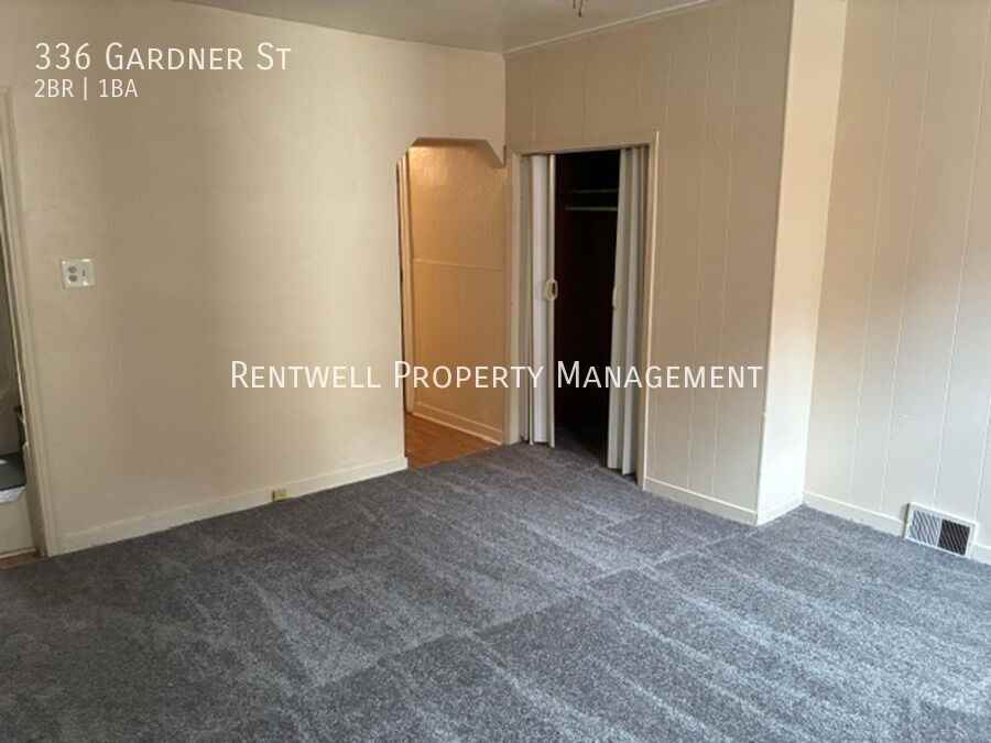 336 Gardner St - Photo 3 of 12