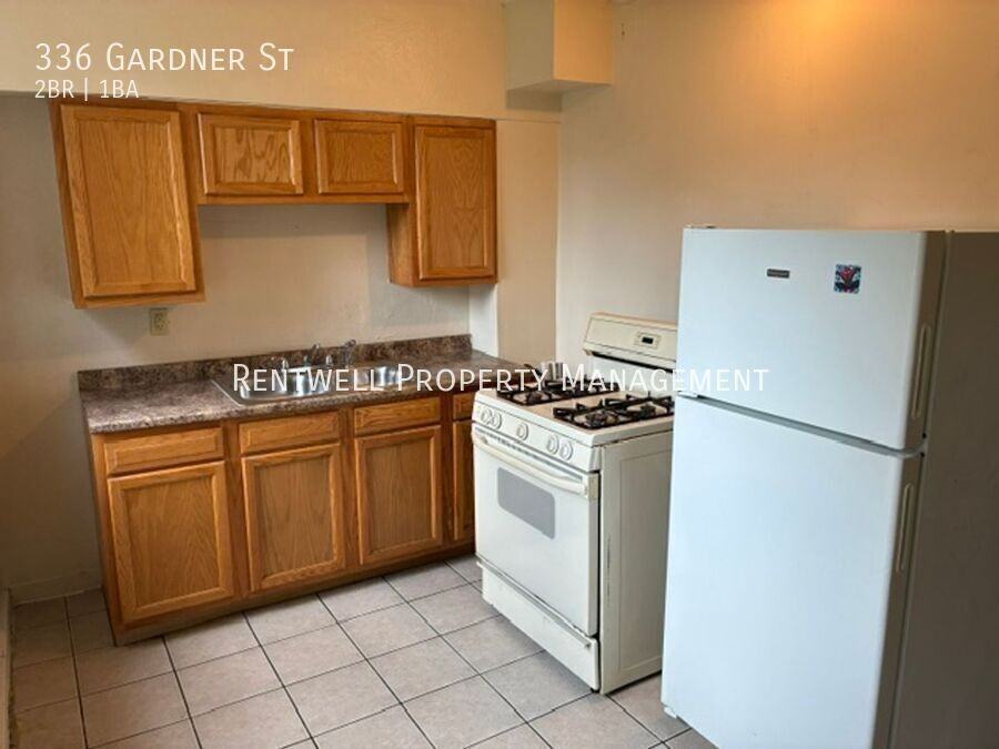 336 Gardner St - Photo 4 of 12