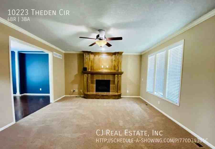 10223 Theden Cir - Photo 2 of 11