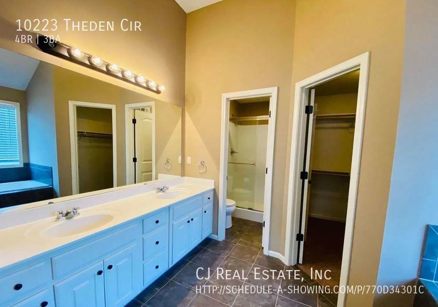 10223 Theden Cir - Photo 7 of 11
