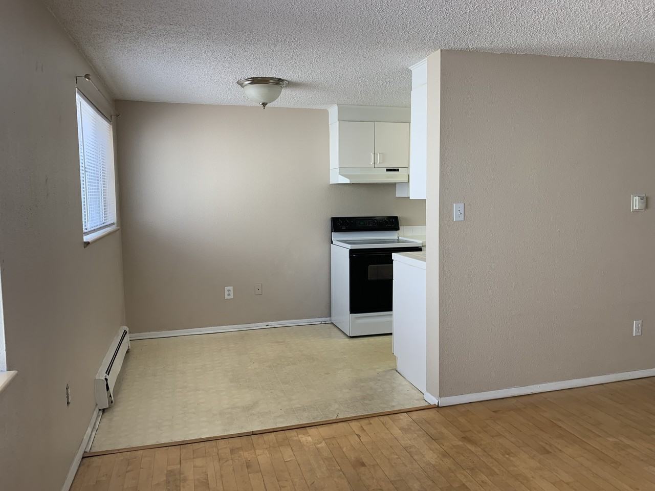 1148 N Washington St #5 - Photo 3 of 9