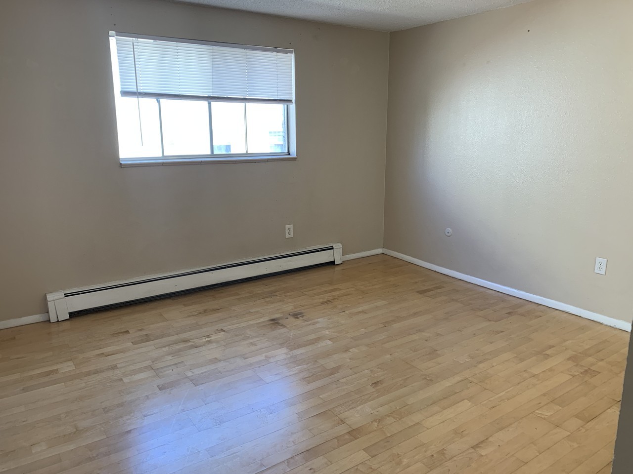 1148 N Washington St #5 - Photo 6 of 9