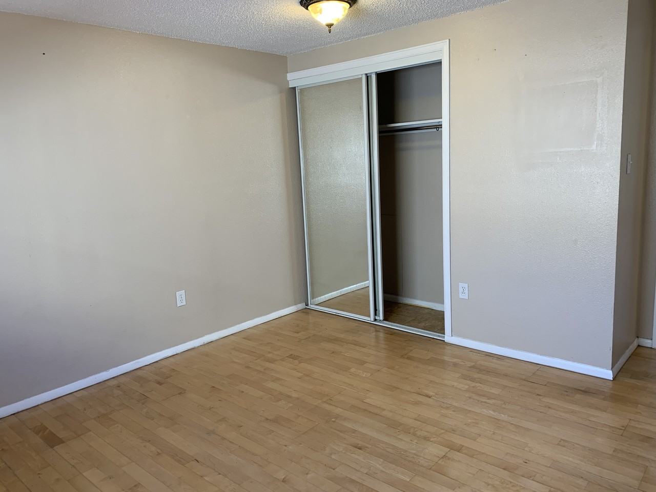 1148 N Washington St #5 - Photo 7 of 9
