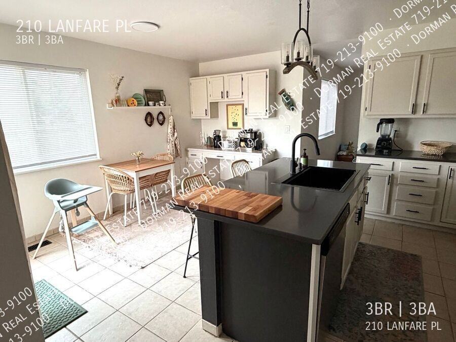 210 Lanfare Pl - Photo 3 of 18