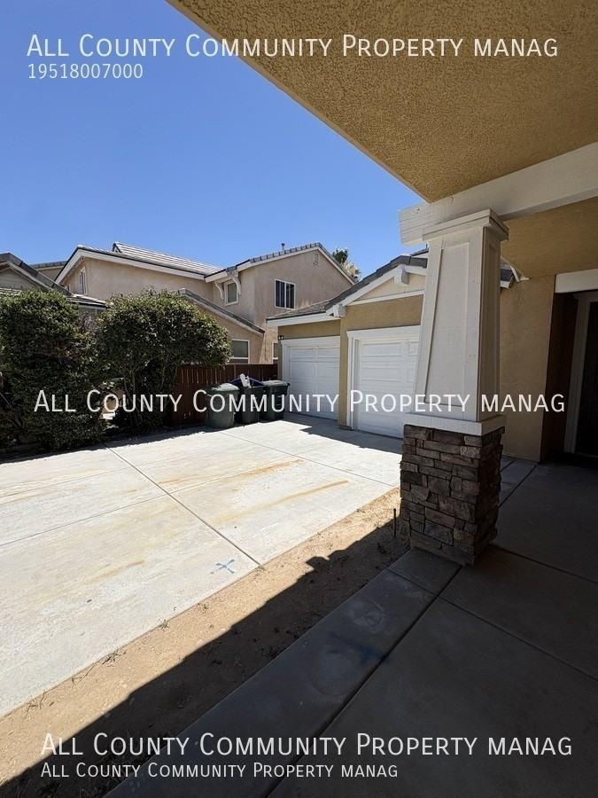 3931 Palmetto Haven Ct - Photo 2 of 47