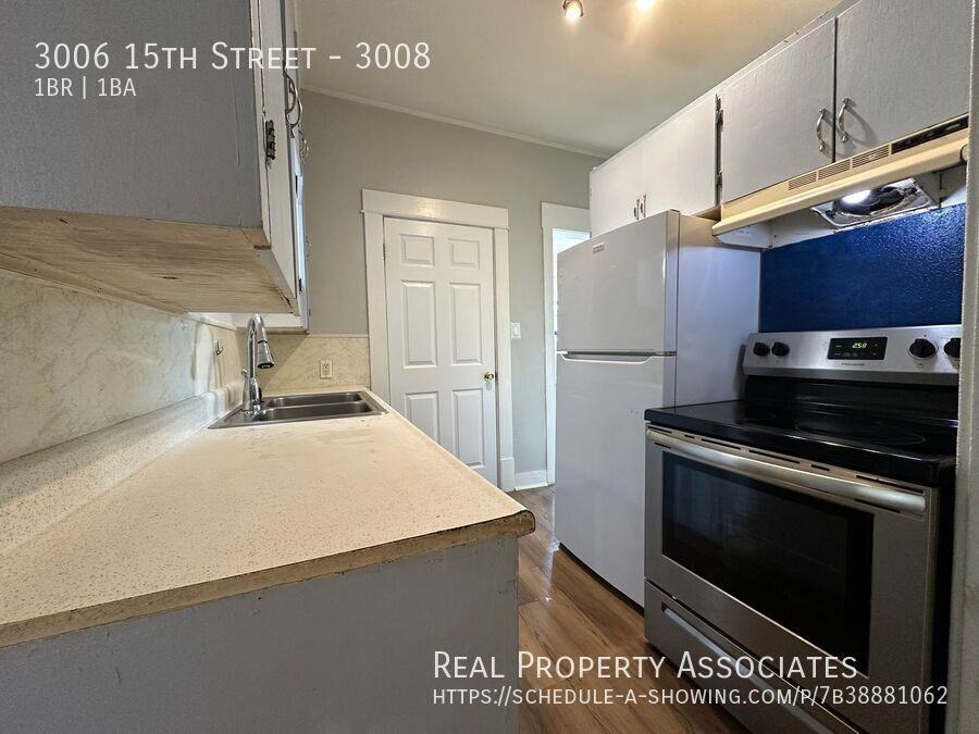 3006 15th St #3008 - Photo 7 of 12