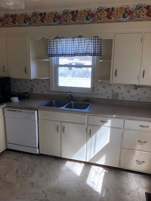 4268 Bond Ave - Photo 4 of 9