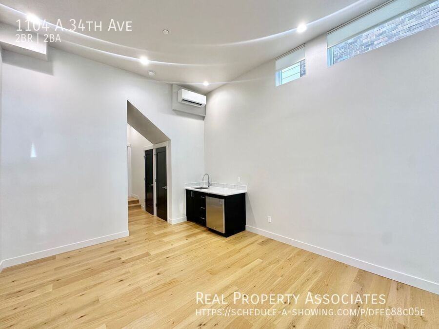 1104 34th Ave - Photo 2 of 33