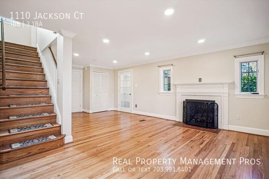 1110 Jackson Ct - Photo 3 of 43