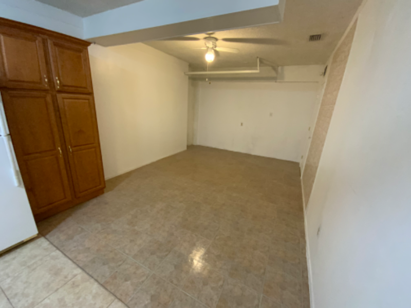 000 Minaret Ct - Photo 3 of 3