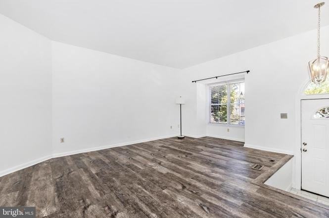 49 Lake Park Ct - Photo 5 of 21