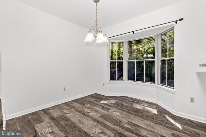 49 Lake Park Ct - Photo 7 of 21