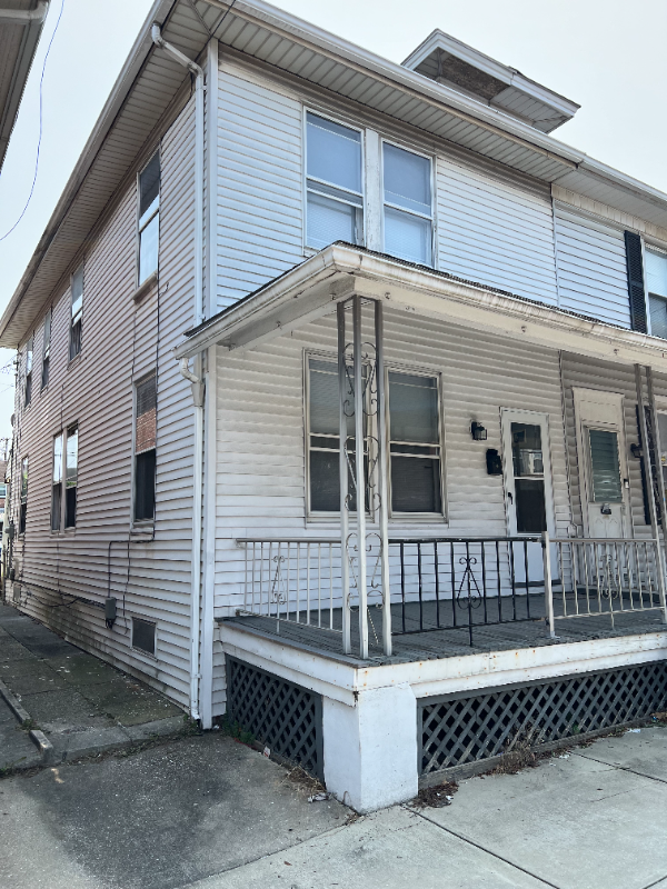 334 E College Ave - Photo 3 of 14