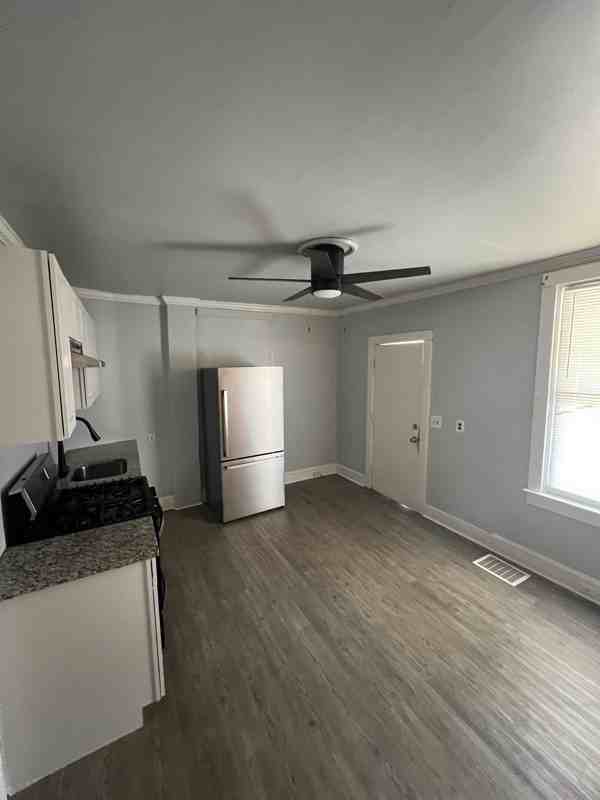 334 E College Ave - Photo 7 of 14