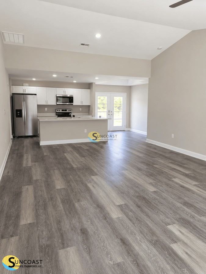 2833 Whaling Rd - Photo 4 of 17